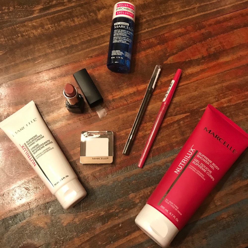 HOST PICK 💥 7pcs 🌟 Make-Up Marcelle Bundle